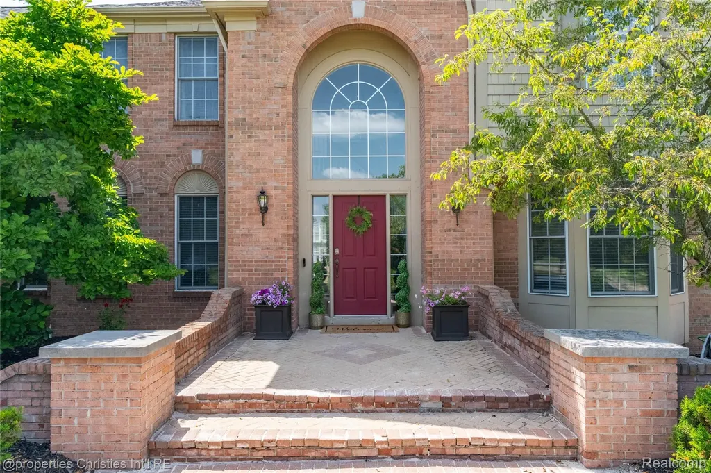 16223 Oak Forest Court Northville Township MI 48168