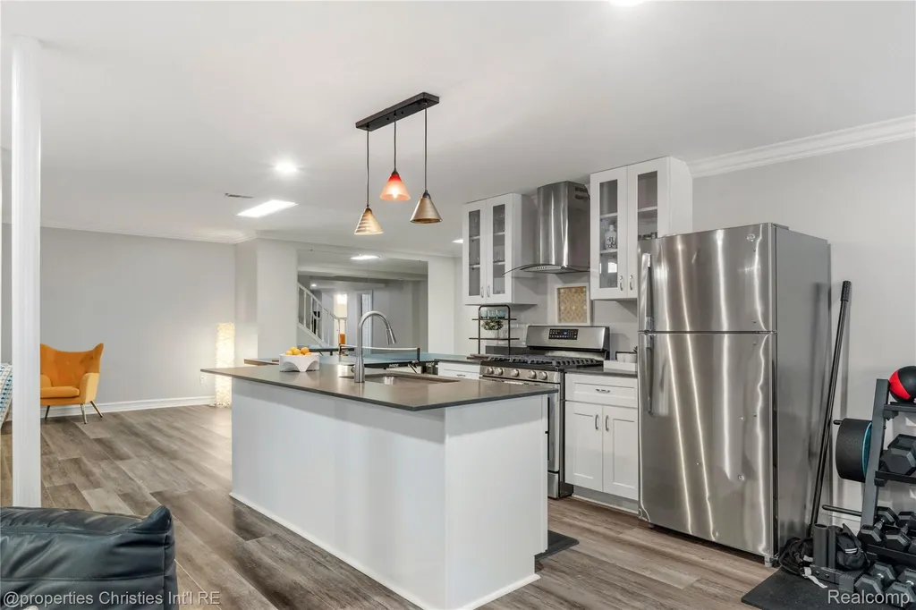 16223 Oak Forest Court Northville Township MI 48168