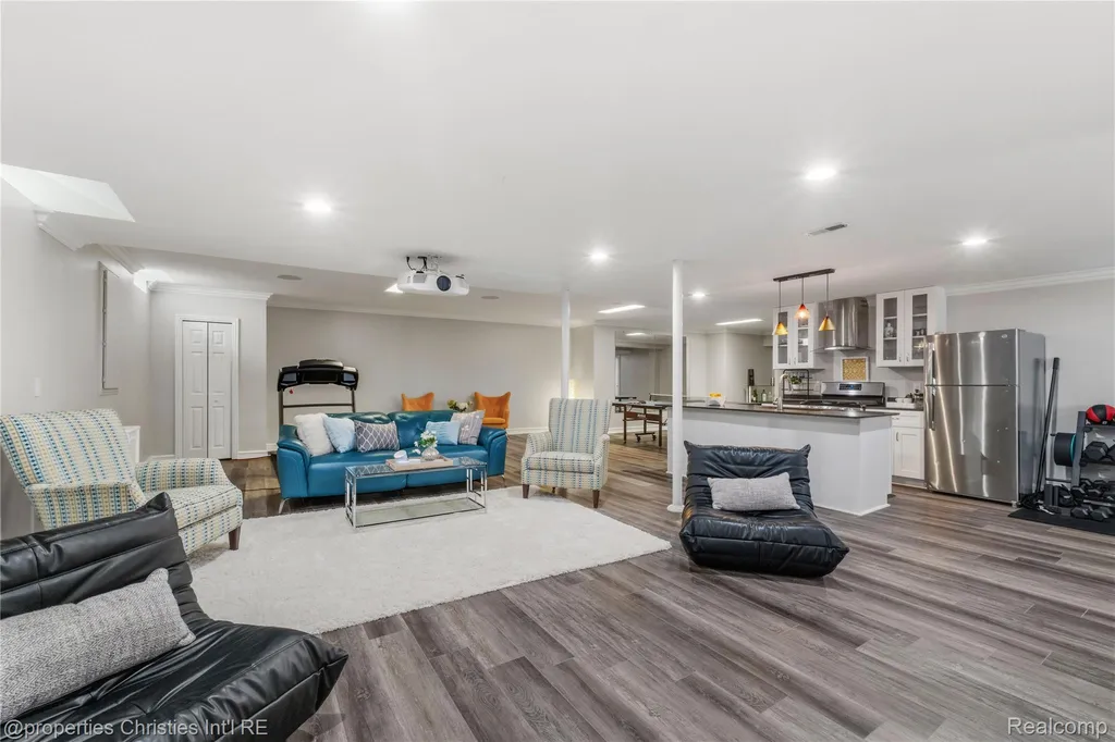 16223 Oak Forest Court Northville Township MI 48168