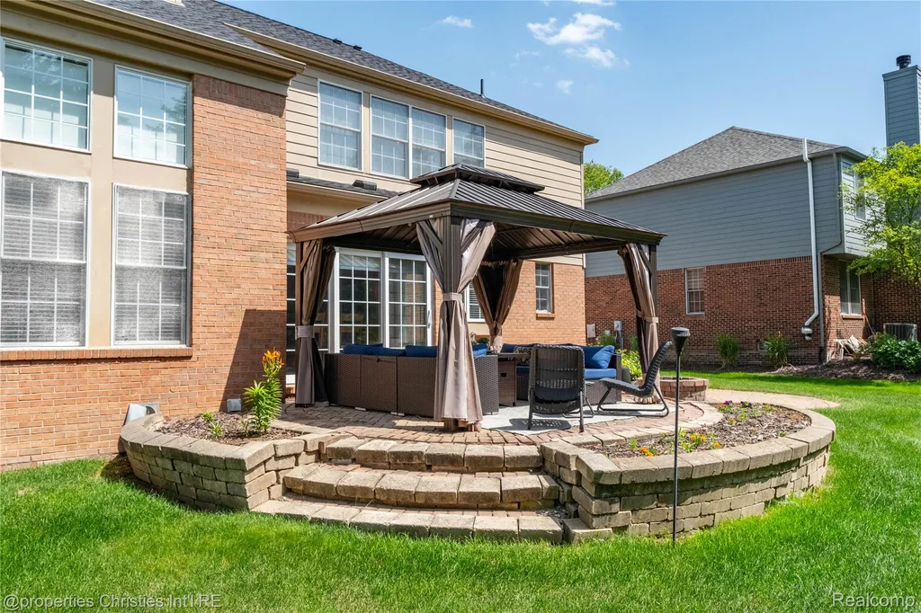 16223 Oak Forest Court Northville Township MI 48168