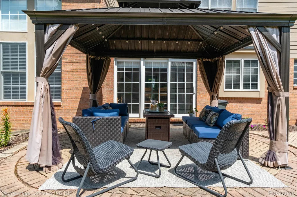 16223 Oak Forest Court Northville Township MI 48168