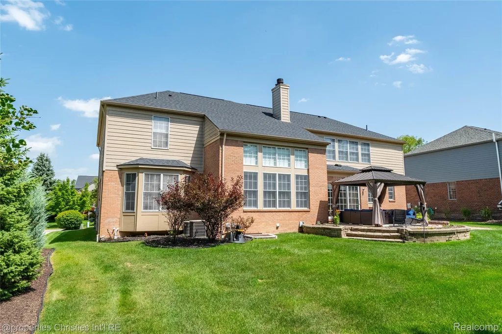 16223 Oak Forest Court Northville Township MI 48168