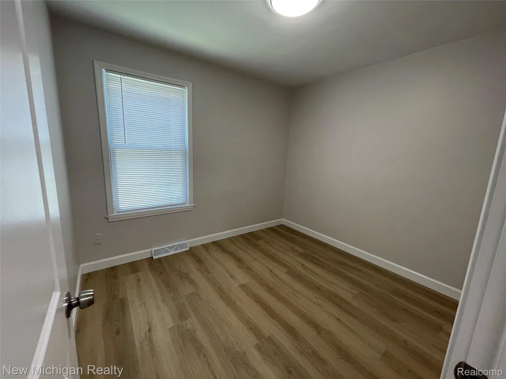 160 Chopin Street Troy City MI 48083