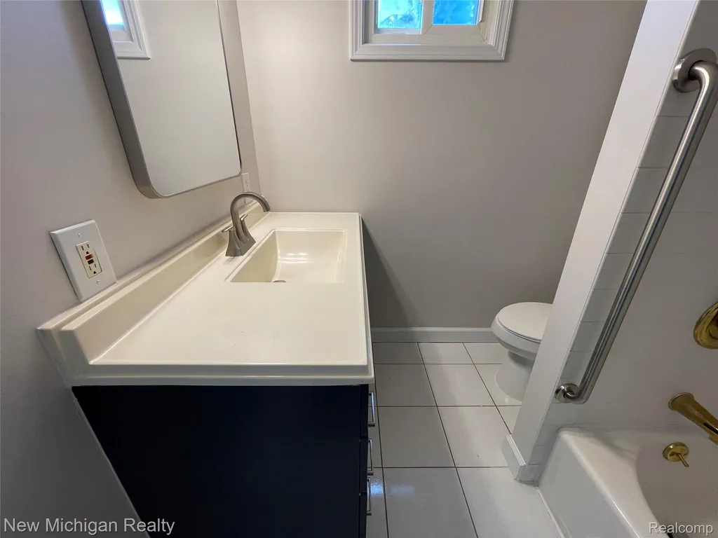 160 Chopin Street Troy City MI 48083