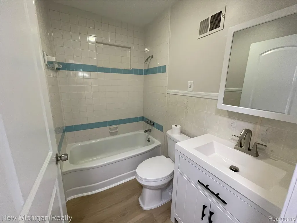 160 Chopin Street Troy City MI 48083