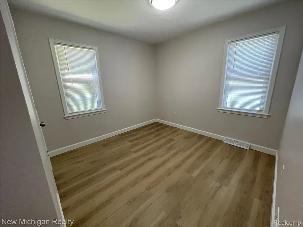160 Chopin Street Troy City MI 48083