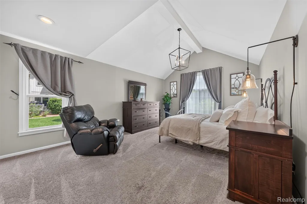 6713 Aurora Drive Troy City MI 48098