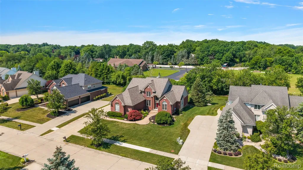 13697 Burning Tree Lane Plymouth Charter Township MI 48170