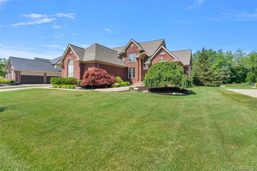 13697 Burning Tree Lane Plymouth Charter Township MI 48170
