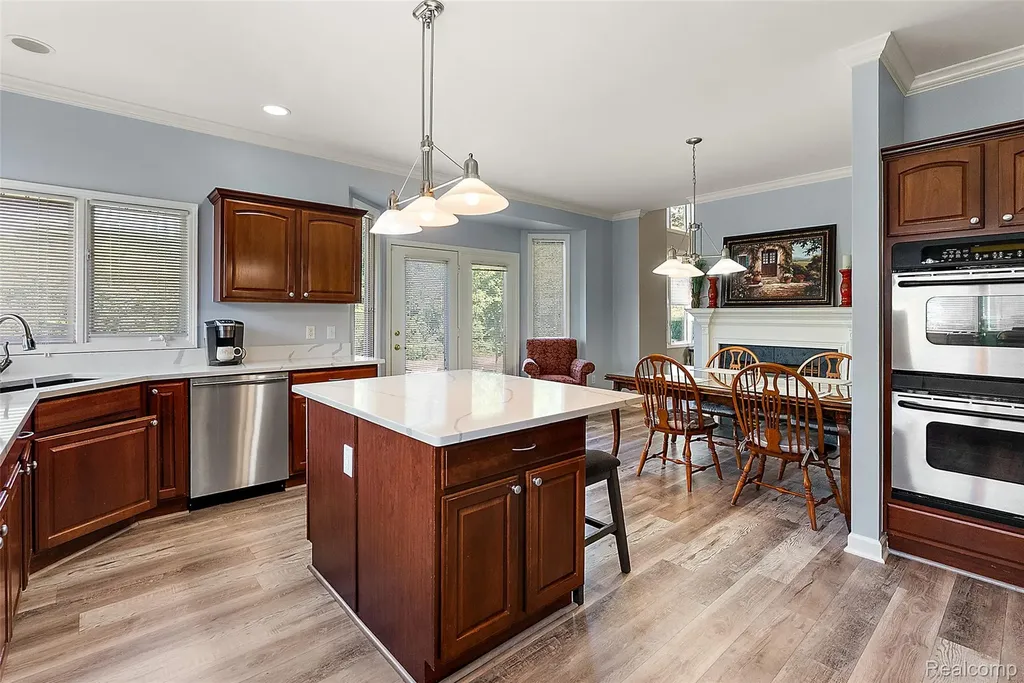 13697 Burning Tree Lane Plymouth Charter Township MI 48170