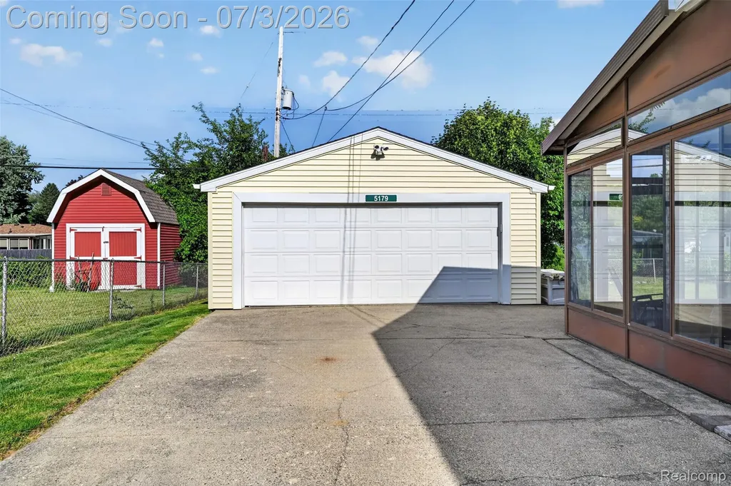 5179 Worchester Swartz Creek City MI 48473