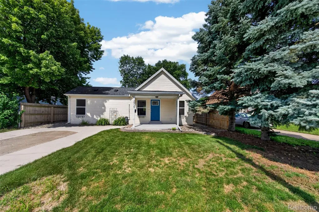 26725 Palmer Boulevard Madison Heights City MI 48071