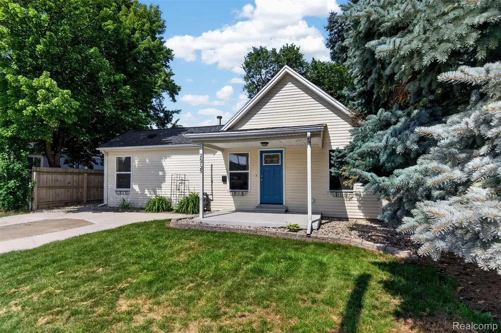 26725 Palmer Boulevard Madison Heights City MI 48071