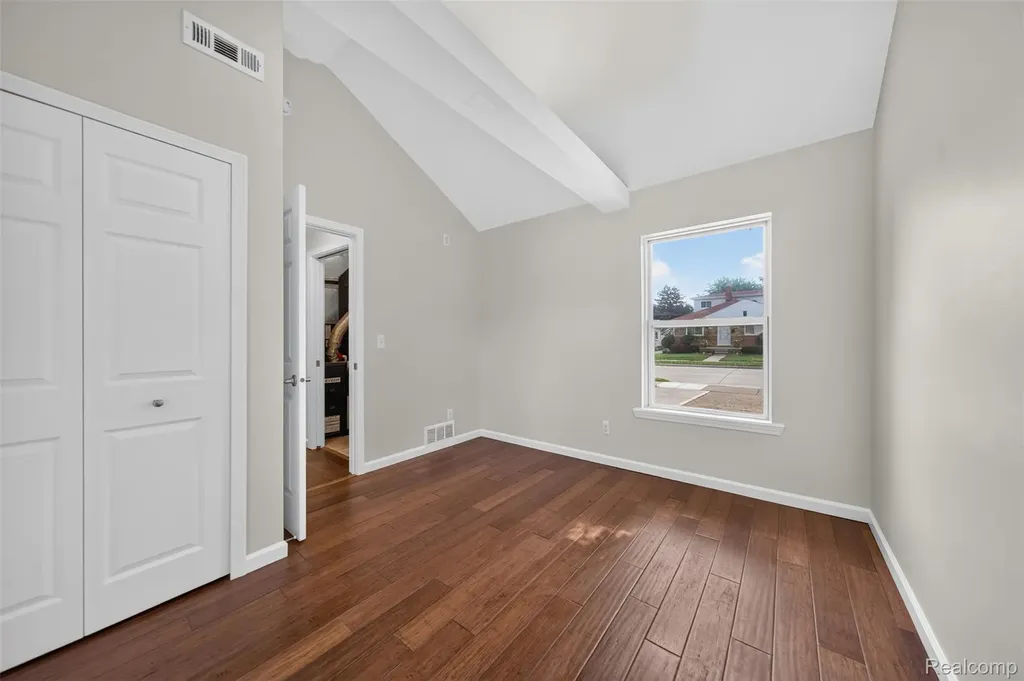 26725 Palmer Boulevard Madison Heights City MI 48071