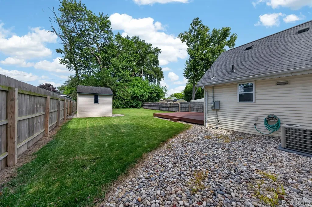 26725 Palmer Boulevard Madison Heights City MI 48071