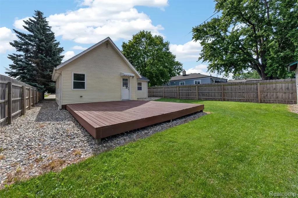 26725 Palmer Boulevard Madison Heights City MI 48071