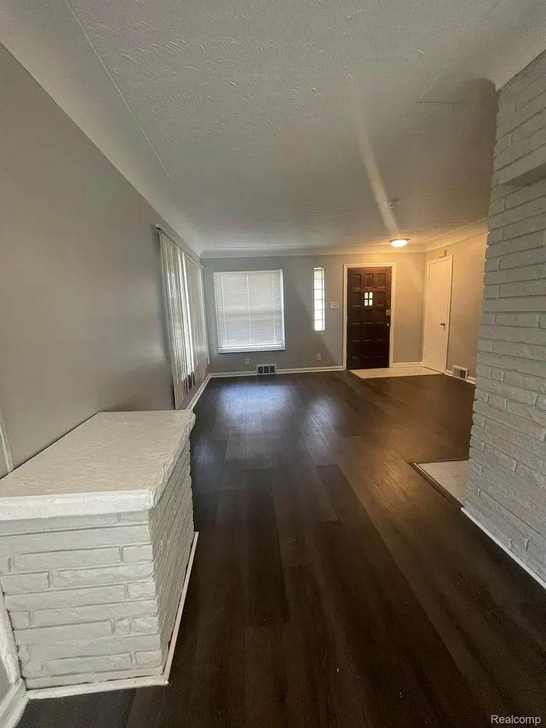 19800 Berg Road Detroit City MI 48219