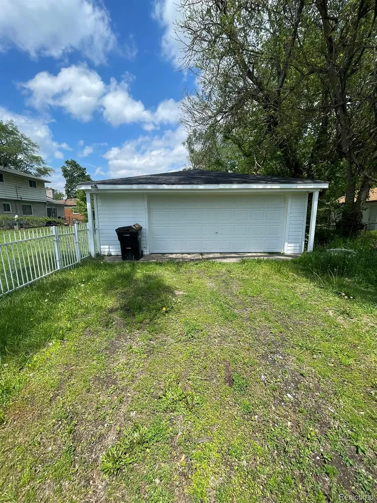 19800 Berg Road Detroit City MI 48219