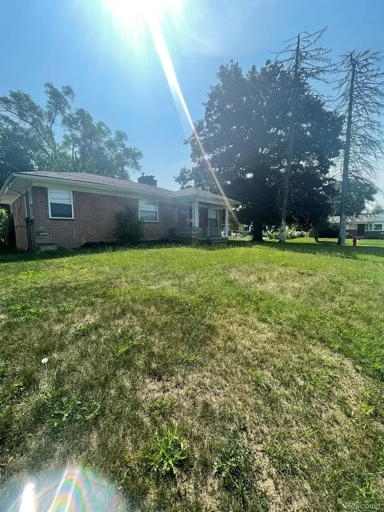 19800 Berg Road Detroit City MI 48219