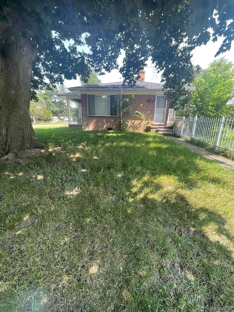 19800 Berg Road Detroit City MI 48219