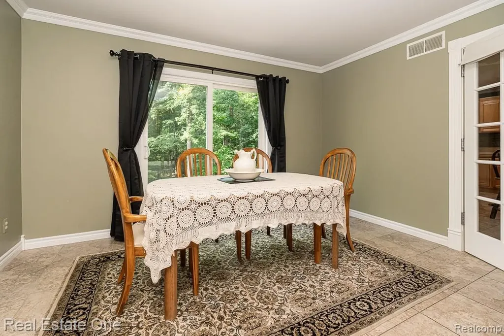 2691 Fox Cove Addison Township MI 48370