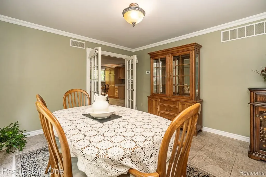 2691 Fox Cove Addison Township MI 48370