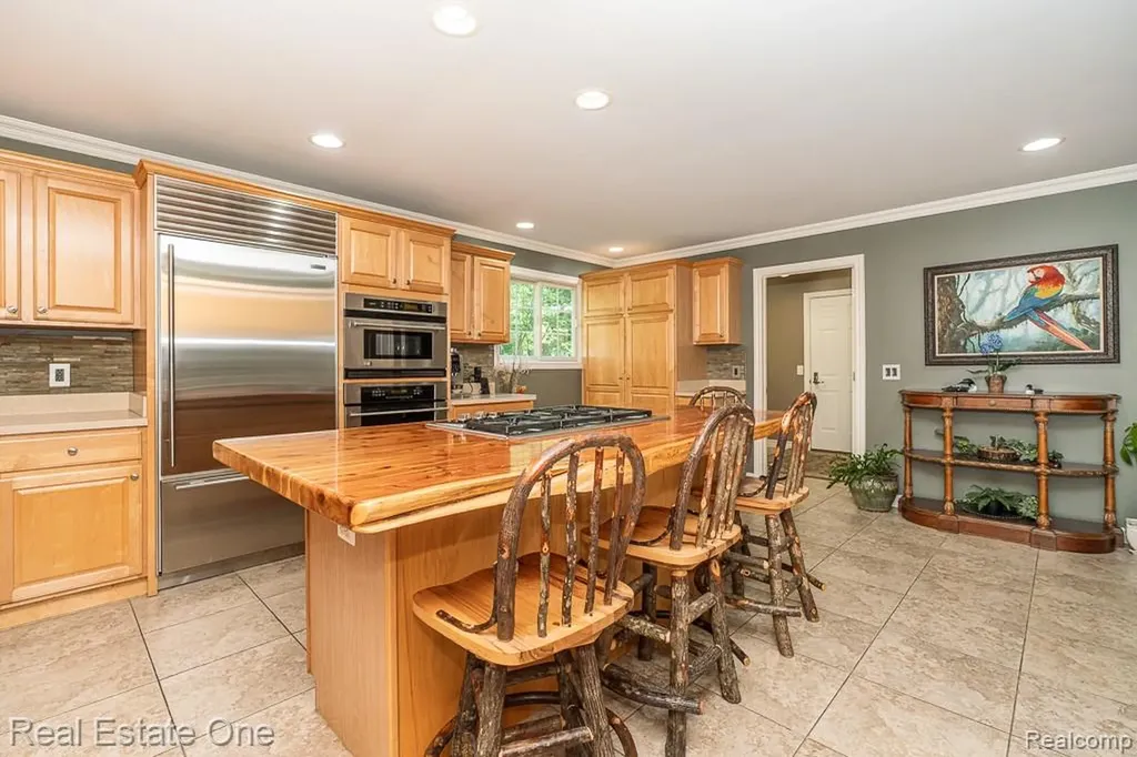 2691 Fox Cove Addison Township MI 48370