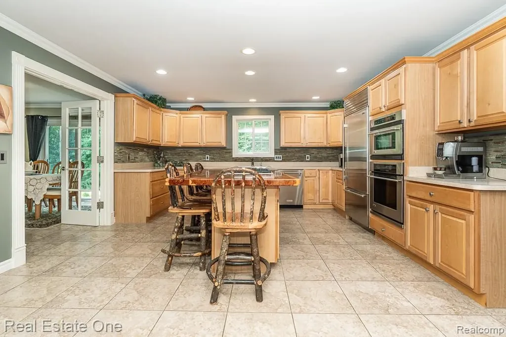 2691 Fox Cove Addison Township MI 48370
