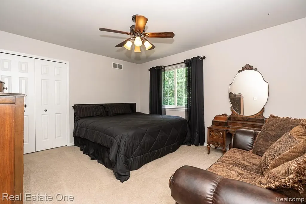2691 Fox Cove Addison Township MI 48370