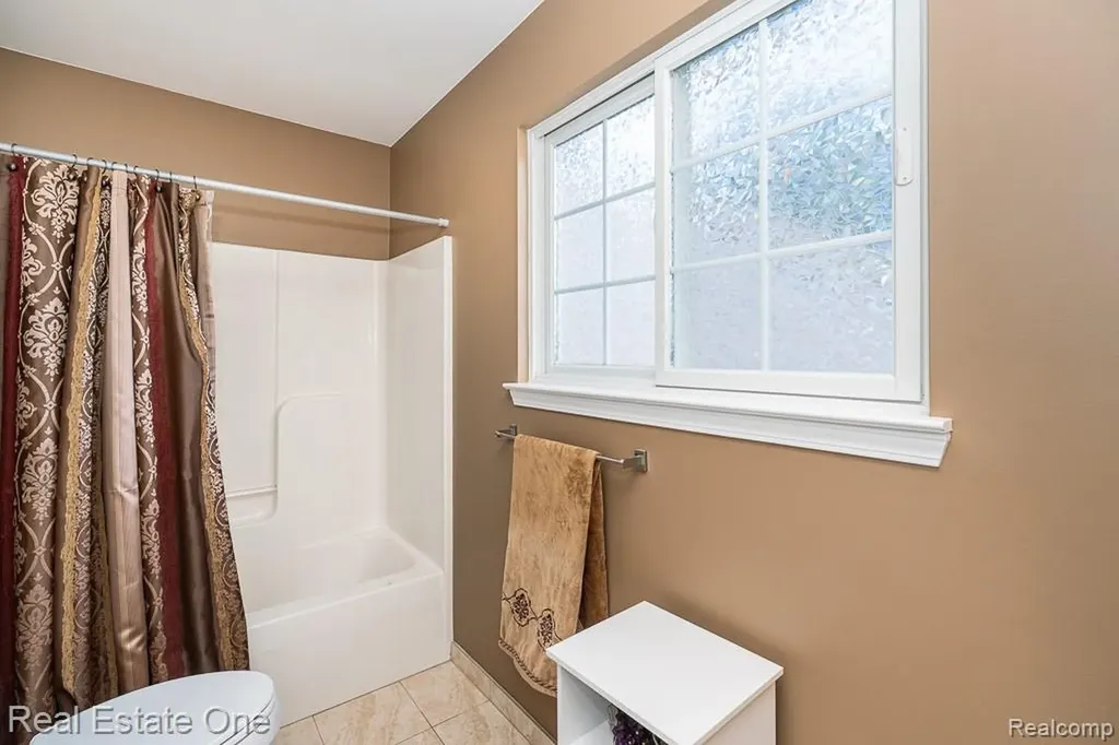 2691 Fox Cove Addison Township MI 48370
