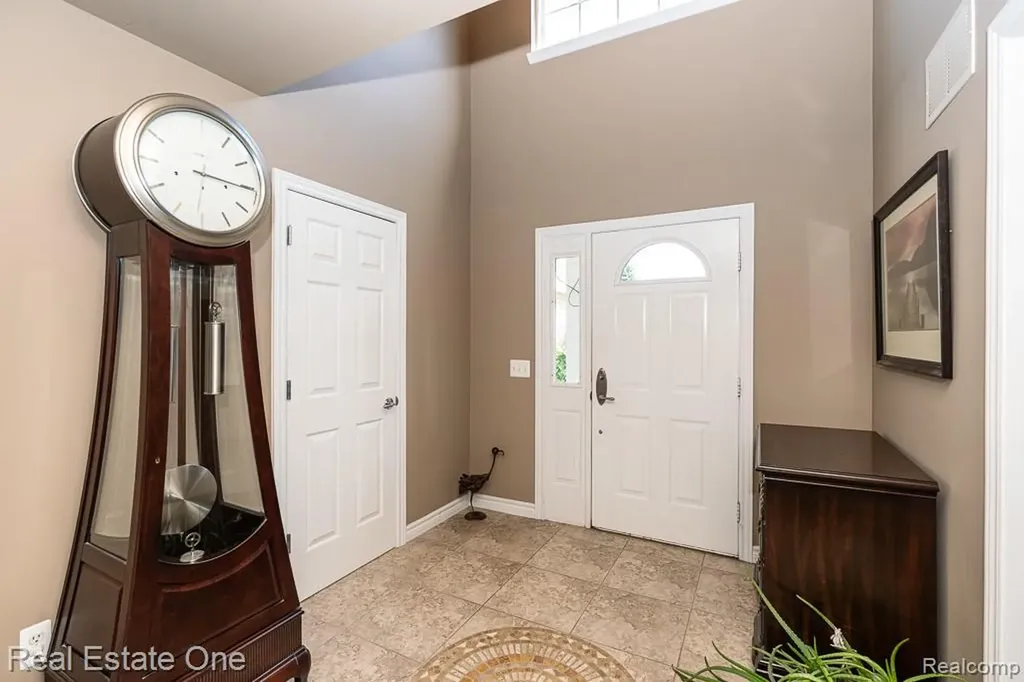 2691 Fox Cove Addison Township MI 48370