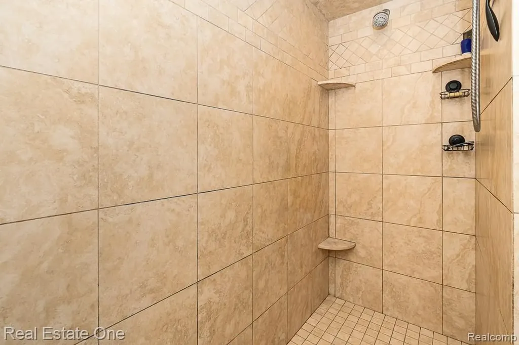 2691 Fox Cove Addison Township MI 48370