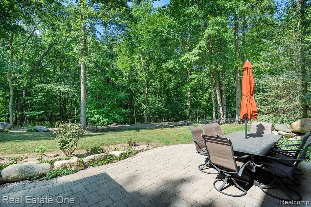 2691 Fox Cove Addison Township MI 48370
