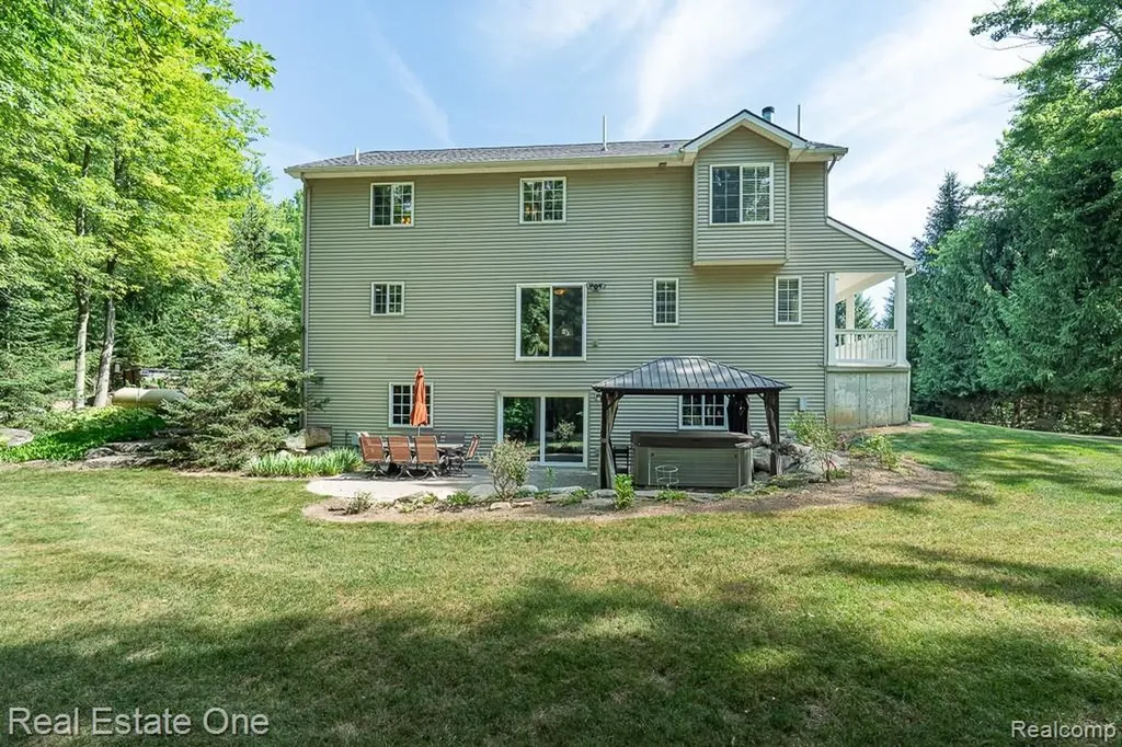 2691 Fox Cove Addison Township MI 48370