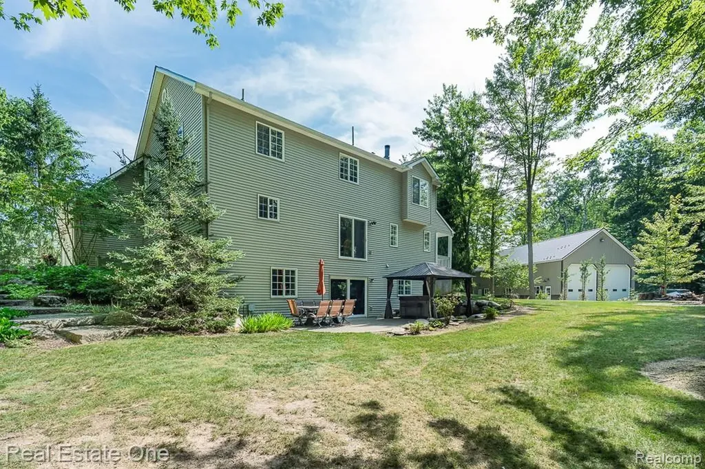 2691 Fox Cove Addison Township MI 48370