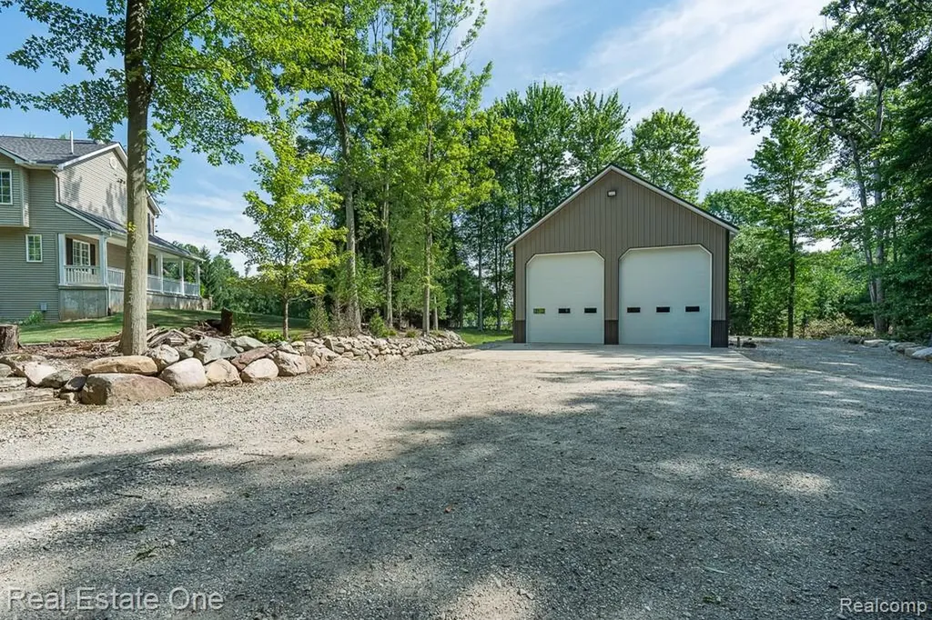 2691 Fox Cove Addison Township MI 48370