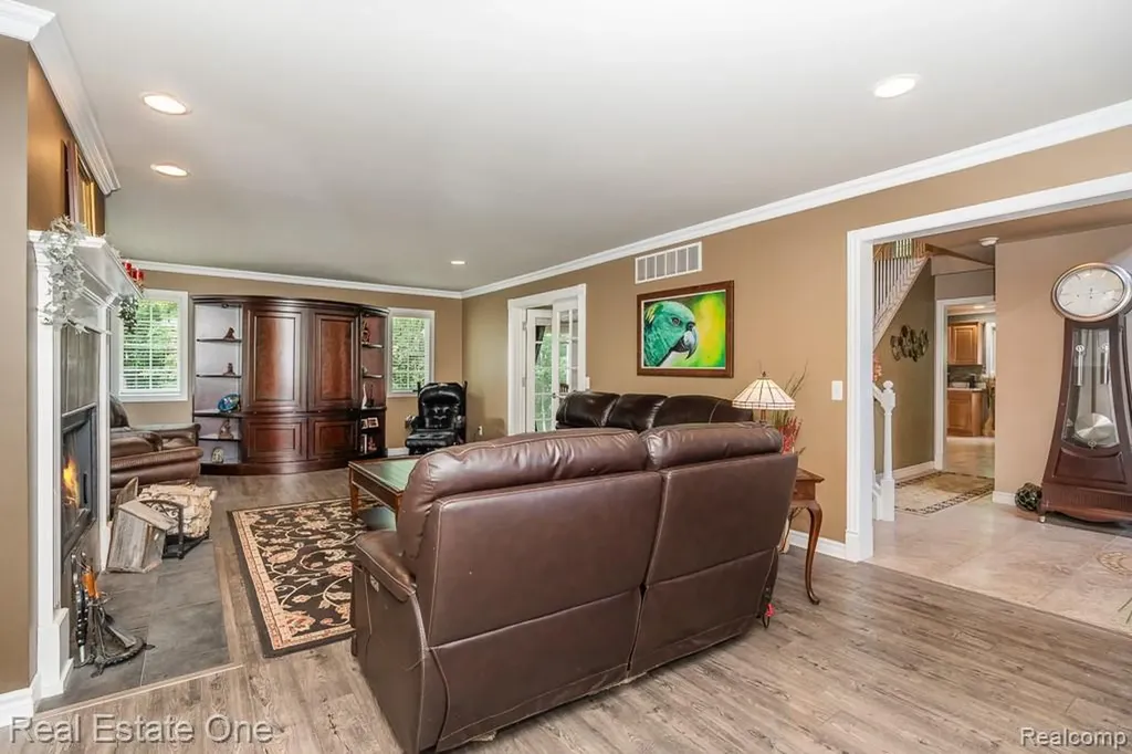 2691 Fox Cove Addison Township MI 48370
