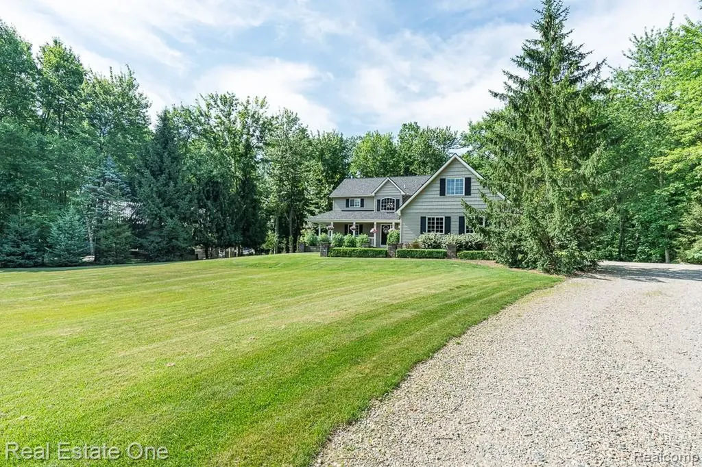 2691 Fox Cove Addison Township MI 48370