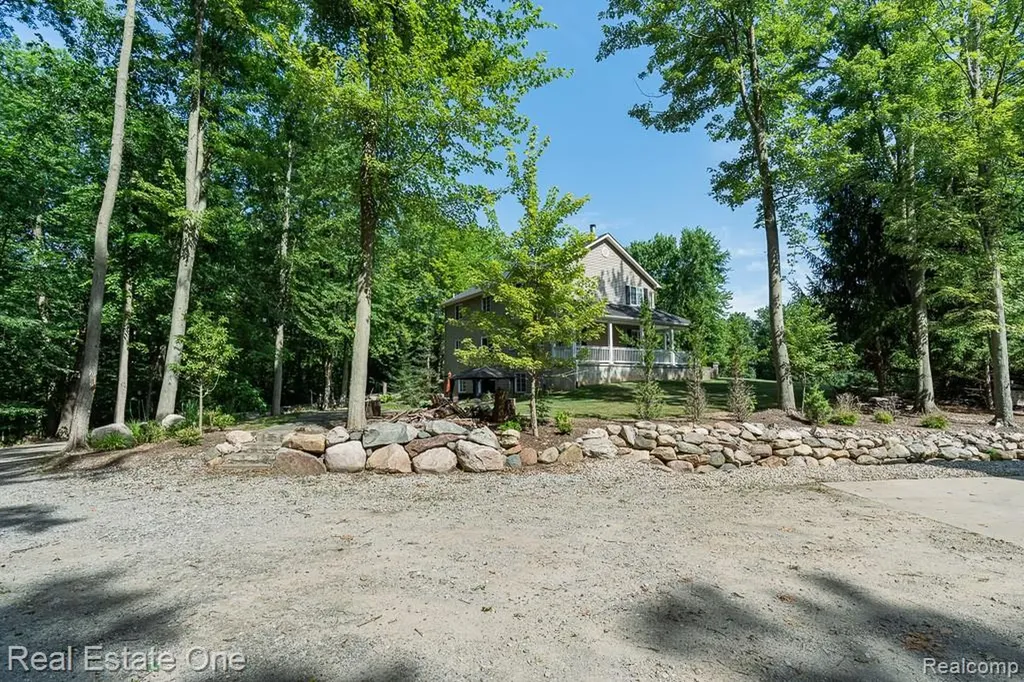 2691 Fox Cove Addison Township MI 48370