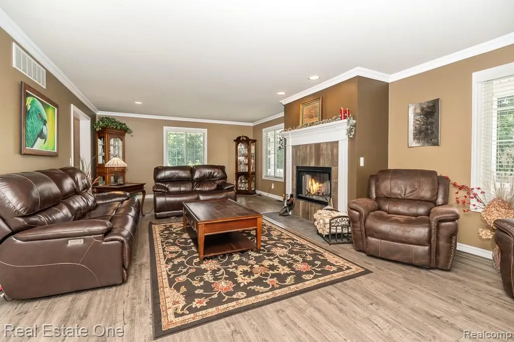 2691 Fox Cove Addison Township MI 48370