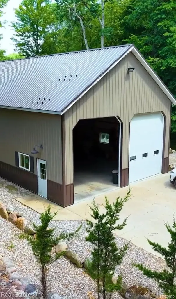 2691 Fox Cove Addison Township MI 48370