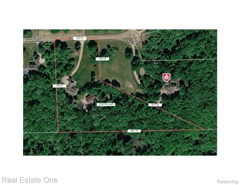2691 Fox Cove Addison Township MI 48370