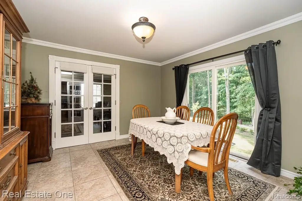 2691 Fox Cove Addison Township MI 48370