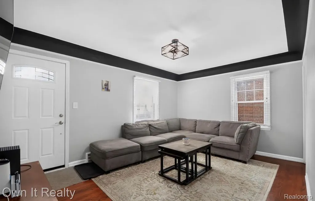 631 Nightingale Street Dearborn City MI 48128