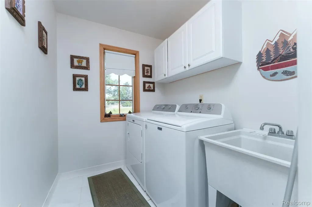 5382 Meadowlawn Road Handy Township MI 48836