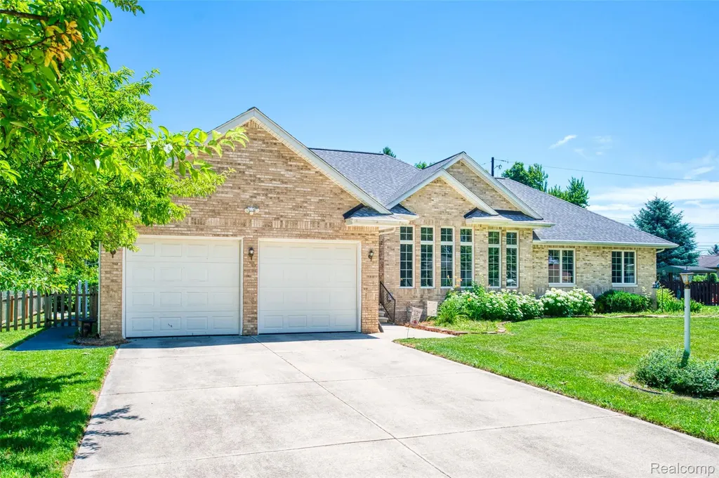 5382 Meadowlawn Road Handy Township MI 48836