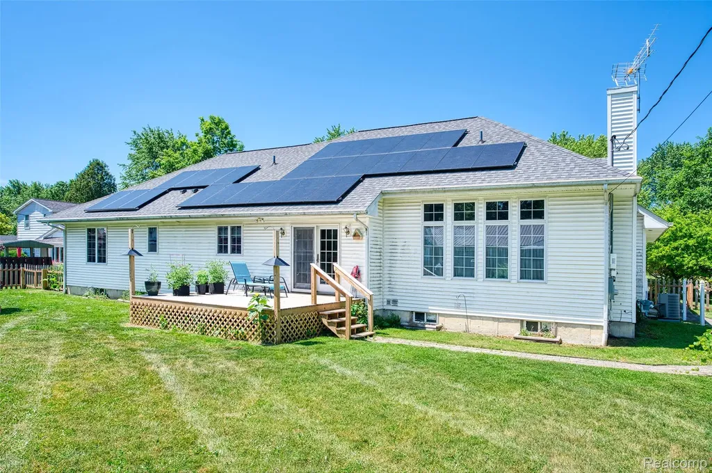 5382 Meadowlawn Road Handy Township MI 48836