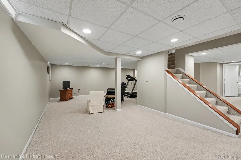 24938 White Plains Drive Novi City MI 48374