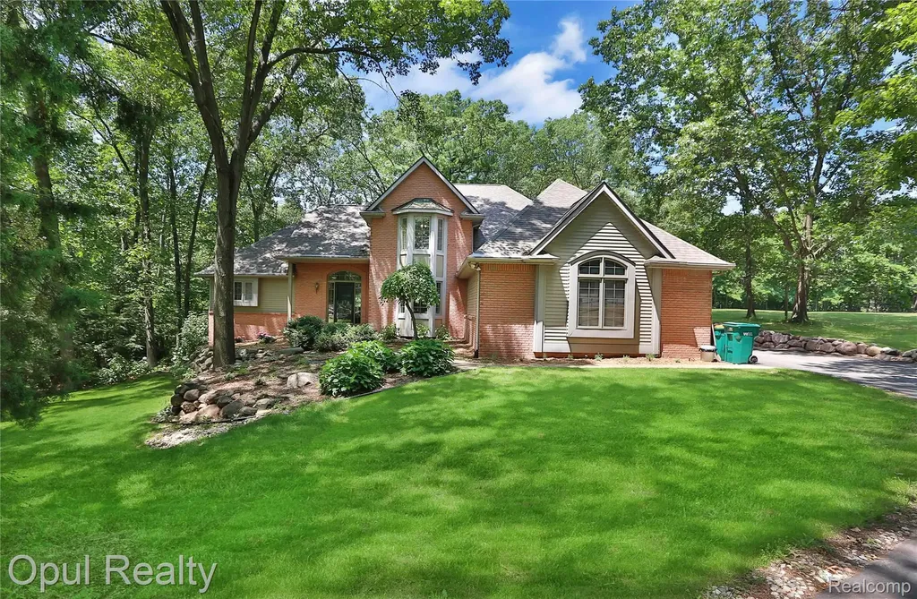 Hamburg Township MI, 7725 Partridge Hill Drive
