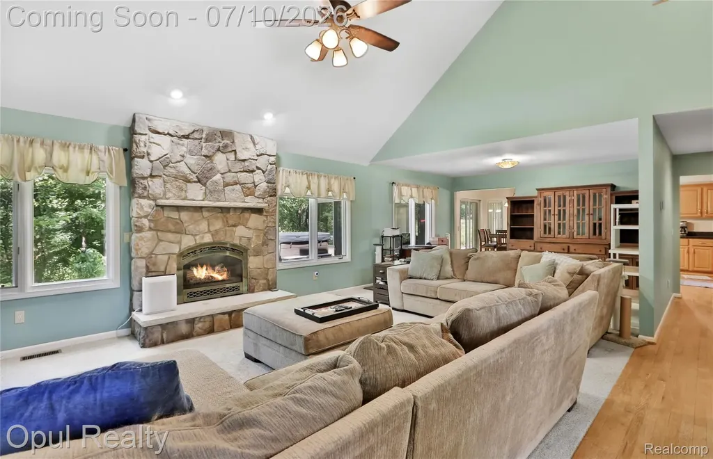 7725 Partridge Hill Drive Hamburg Township MI 48116
